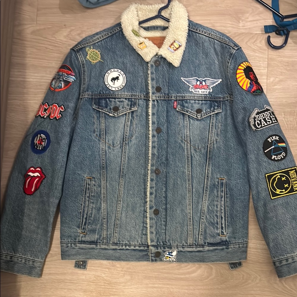 Levi Men's Blue Denim Jacket with Patches